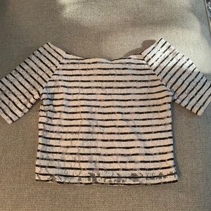 Abercrombie kids cropped black and white shirt